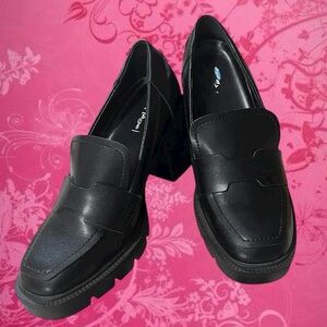 Vintage Y2K Black Chunky Heel Square Toe Loafers